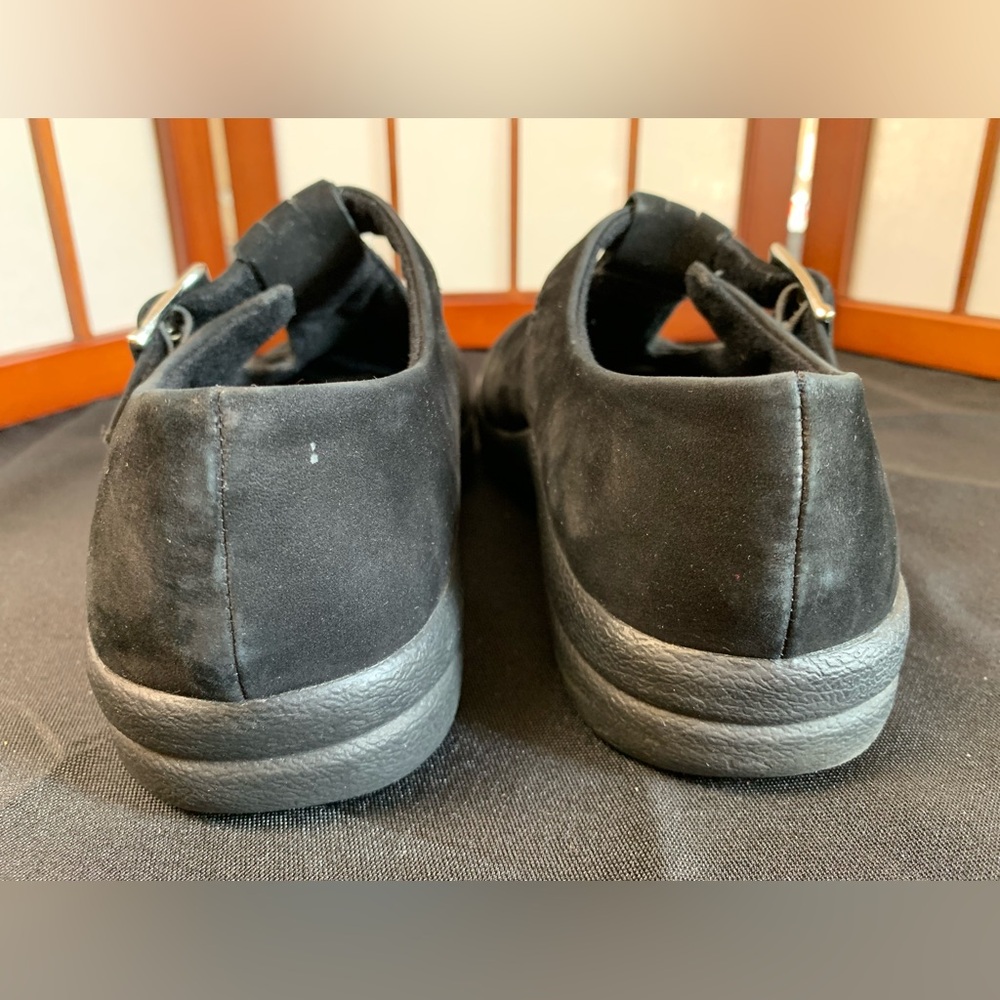 Naturalized Black Suede Women’s Shoes. Size 8.5 - Picture 6 of 9
